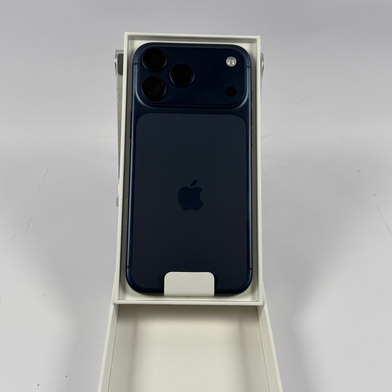 Apple iPhone 17 Pro Max 256GB Deep Blue Good Verizon OB READ
