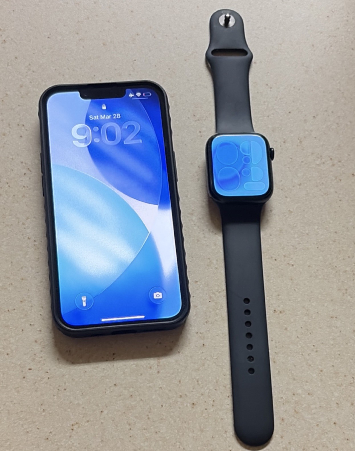 iPhone 13 128GB (Metro PCS Locked) + Apple Watch Series 9 45mm (Unlocked)