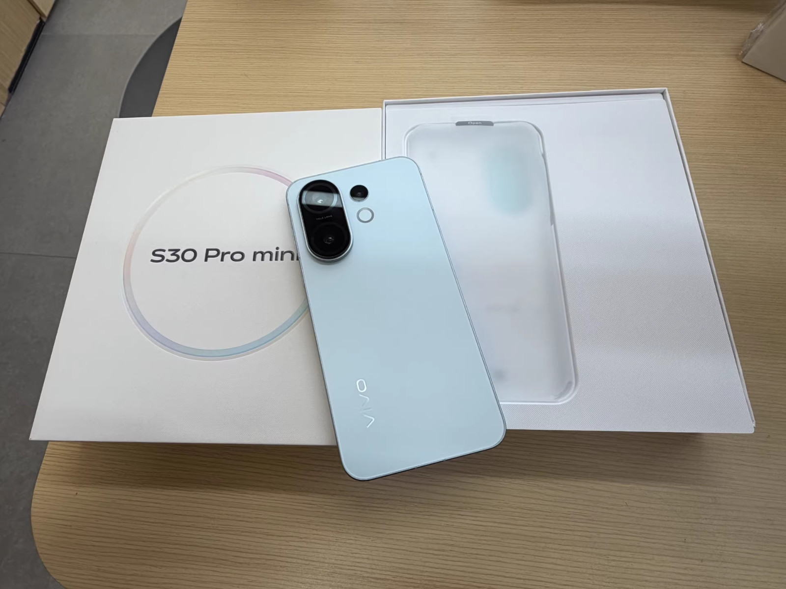 vivo S30 Pro mini 12GB+512GB 6500mAh 90W 6.31 in AMOLED Dual SIM GSM 5G Unlocked