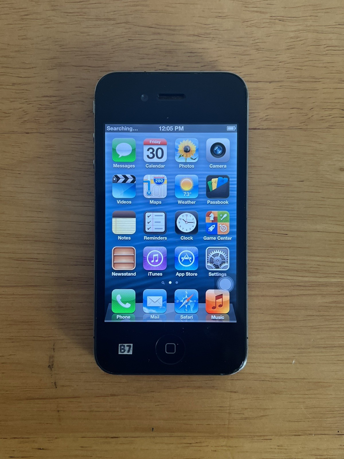 Apple iPhone 4 GSM 16GB Black Model A1332 iOS 6.0.1 *Power Button Stuck* (m2q)