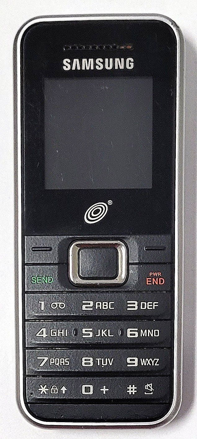 Samsung SGH-S125G – Silver and Black ( TracFone ) Cellular GSM Phone