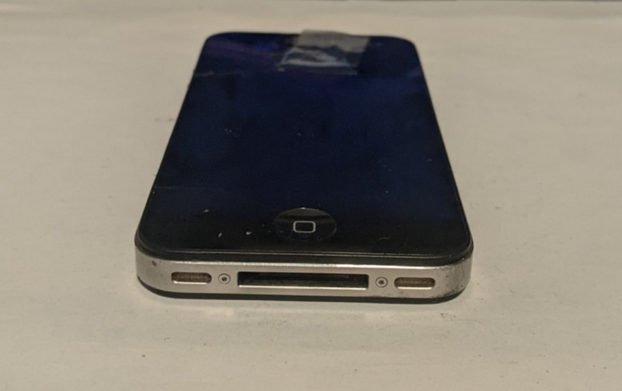 Apple iPhone 4 (16GB) (A1332) – Black (AT&T) READ DESCRIPTION!!