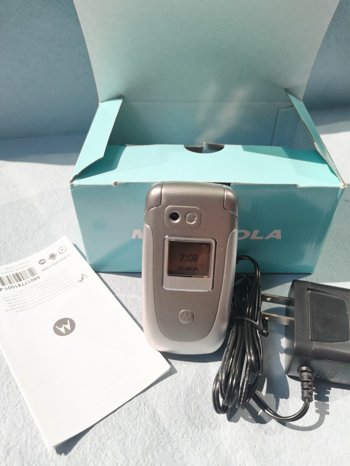 Original Motorola V360 0.3MP 5 MB 2G GSM Mobile Phone