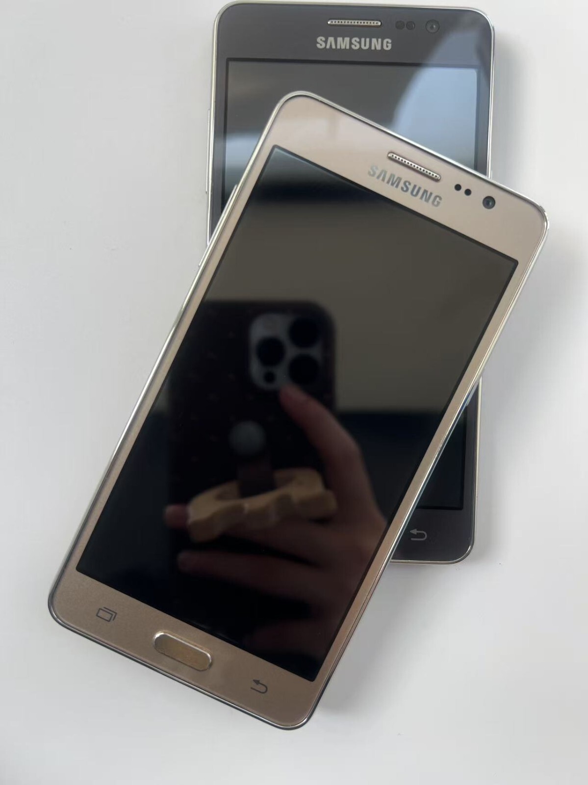 Samsung on5-sm-G5500-1.5+8GB- unlocked dual color random 4G smart phone