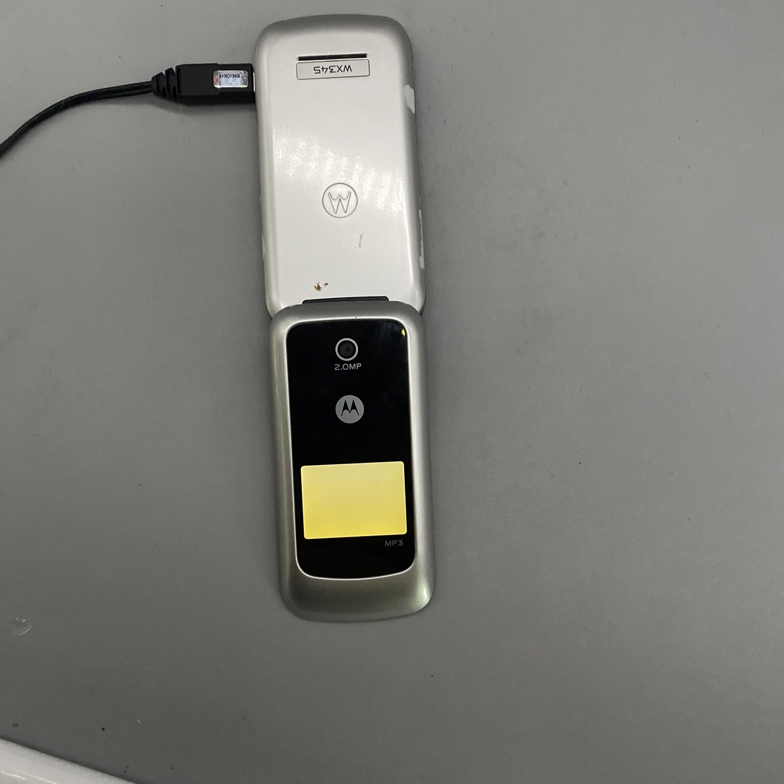 Doro PhoneEasy 626 – Black and Silver ( Consumer Cellular ) Motorola Flip Phone