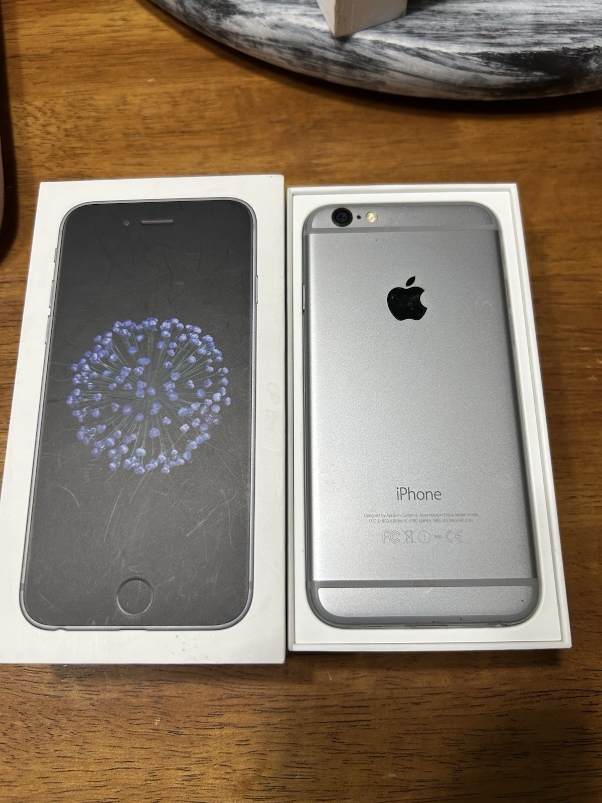Apple iPhone 6 16GB Gray GSM A1586 MG692LL/A Wi-Fi Bluetooth NFC w/ Box