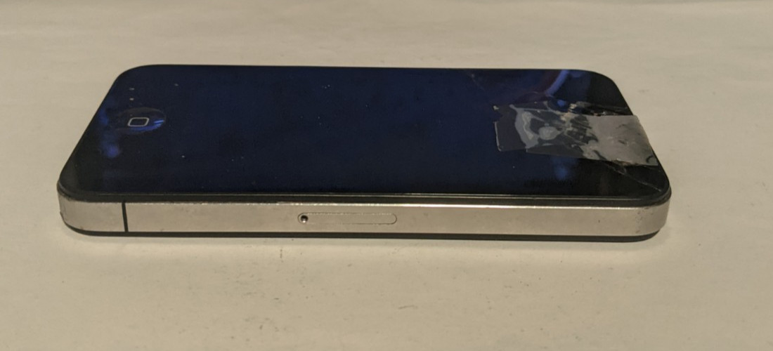 Apple iPhone 4 (16GB) (A1332) – Black (AT&T) READ DESCRIPTION!!