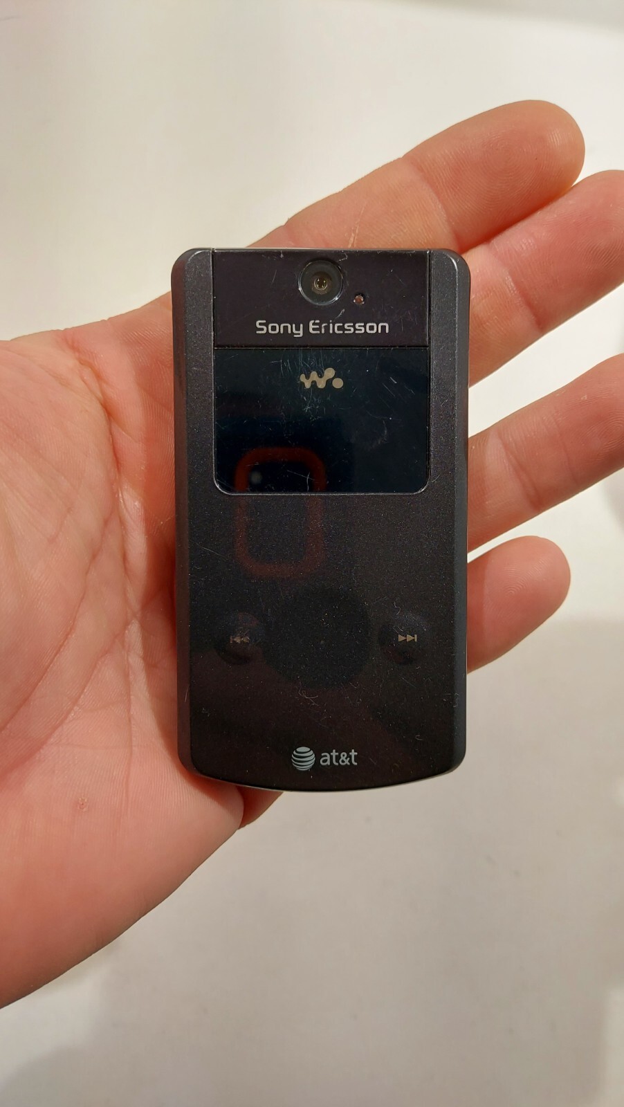 1038.Sony Ericsson W518a Black Very Rare – For Collectors – Unlocked