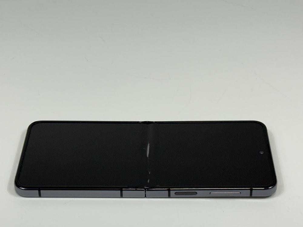 Samsung Galaxy Z Flip5 512GB SM-F731U1 Graphite (Unlocked) – Fair