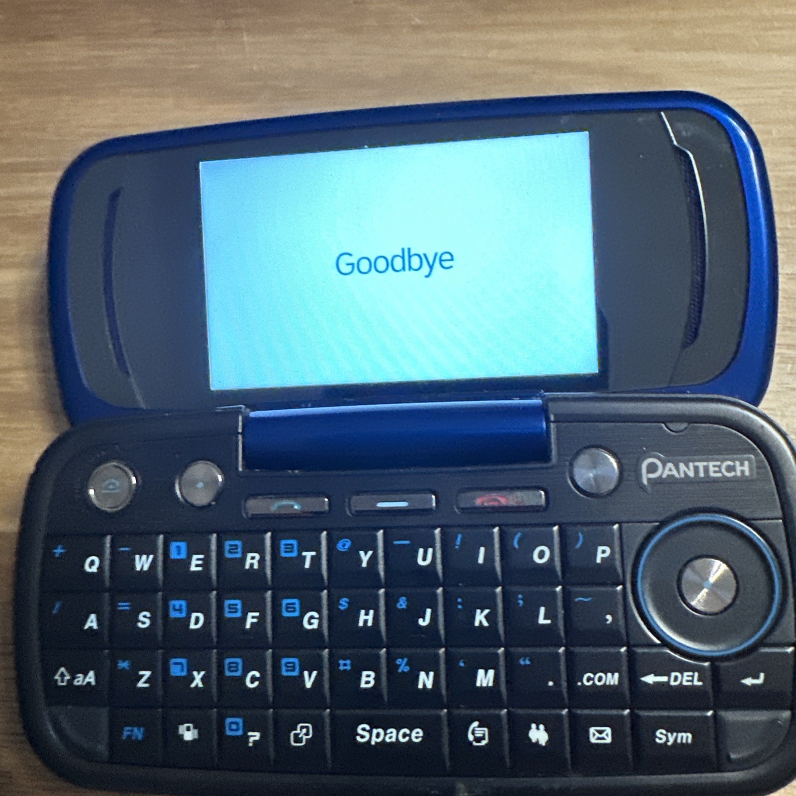 Pantech Impact P7000 Blue 2.6″ TFT Color Display 2MP AT&T Cellular Slider Phone