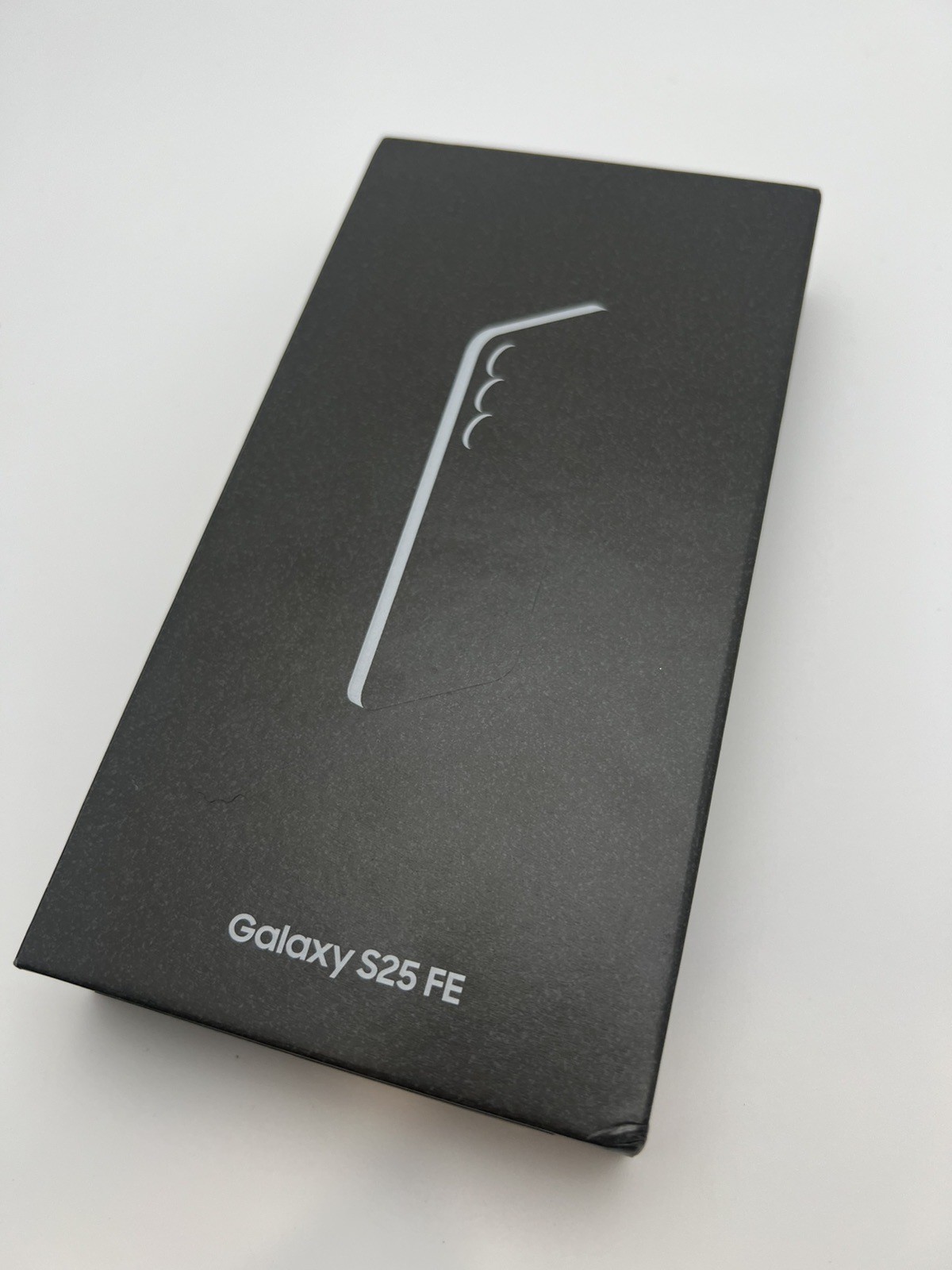 Samsung Galaxy S25 FE – 128 GB – Black (Cricket) SM-S731U – Brand New Sealed