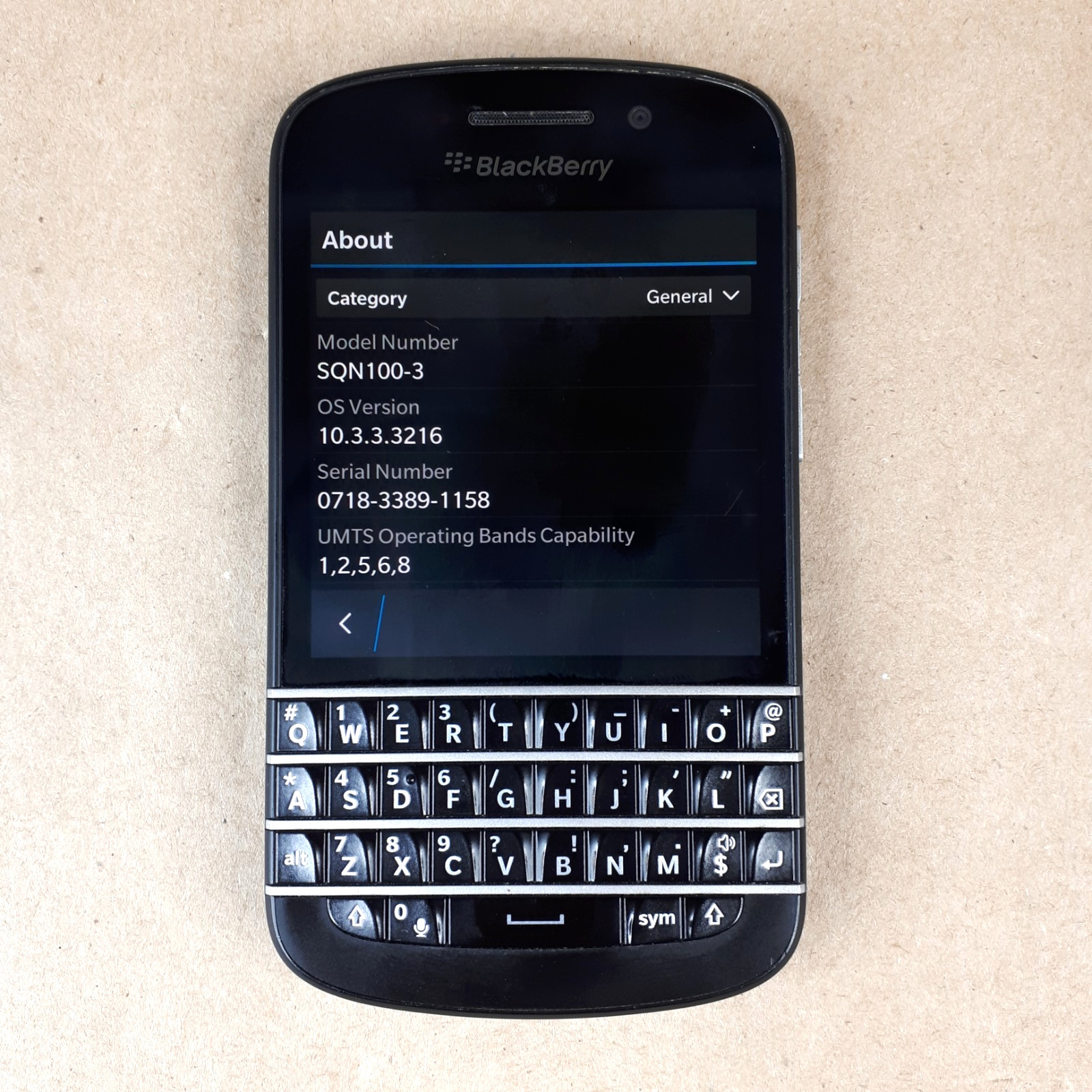 BlackBerry Q10 SQN100-3 16 GB 2 GB RAM Black BlackBerry OS Unlocked E7181