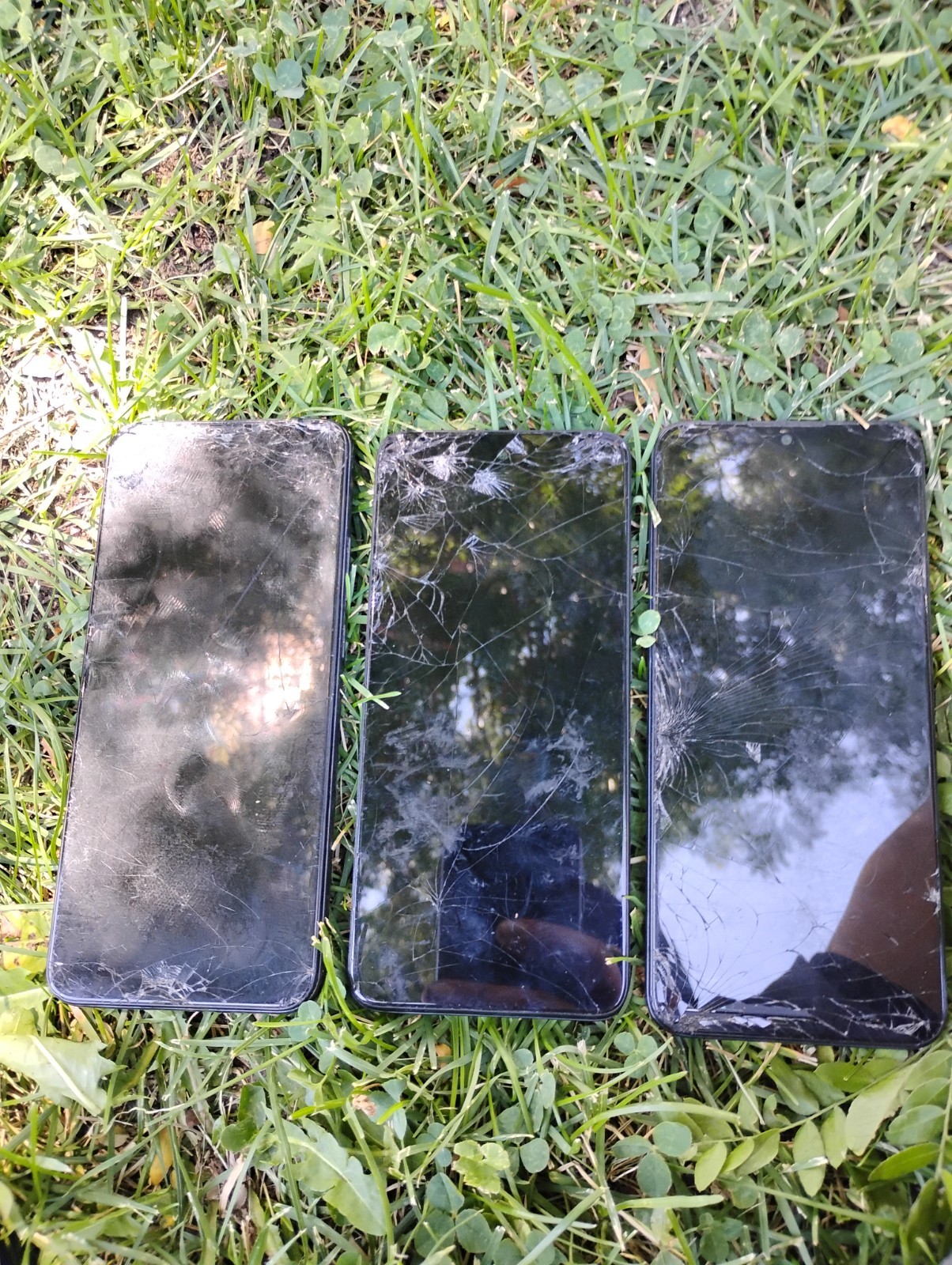3 of my Used phones for parts Blu view pro 5, bluview pro 5, Motorola g 2025
