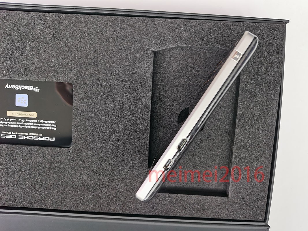 BOXED – BlackBerry Porsche Design P’9983 (Unlocked) 64GB 8MP Smartphone