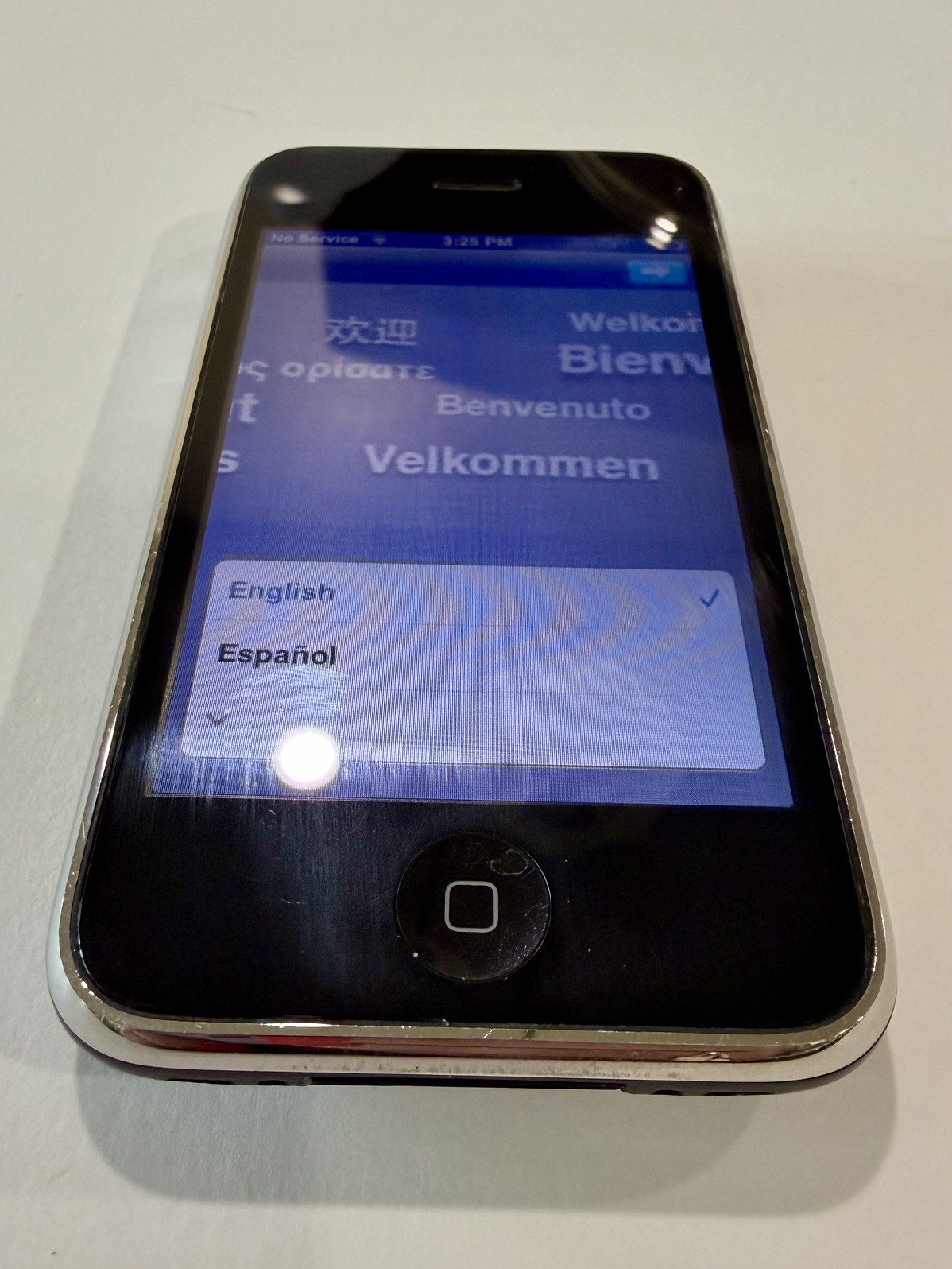 Apple iPhone 3GS A1303 Black Bar Smartphone 2MP Camera Wi-Fi iOS Mobile Phone