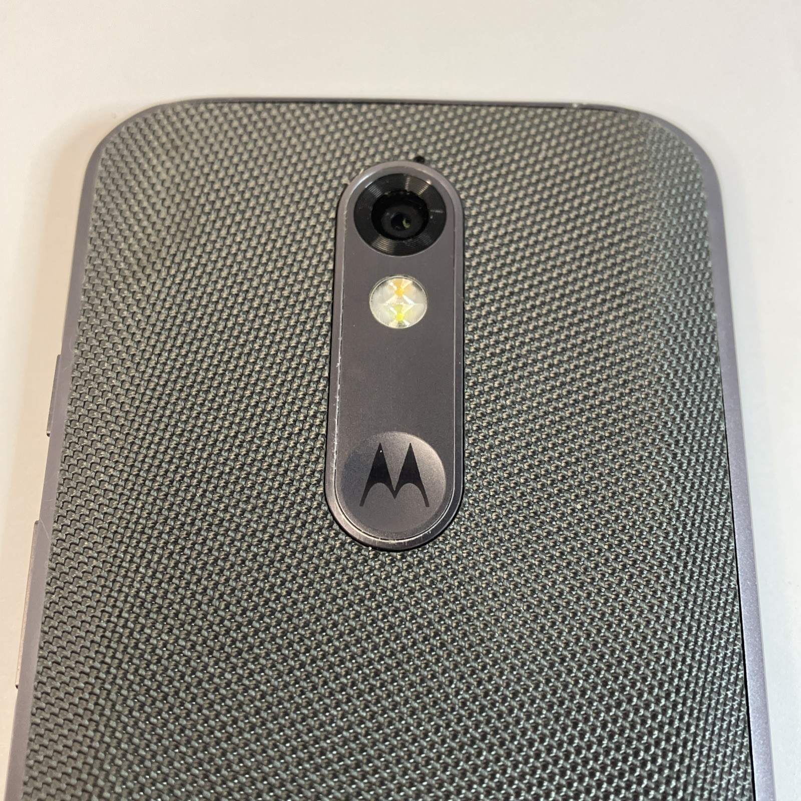 Motorola XT1585 Droid Turbo 2 Verizon Phone Wireless Charging 32GB ROM