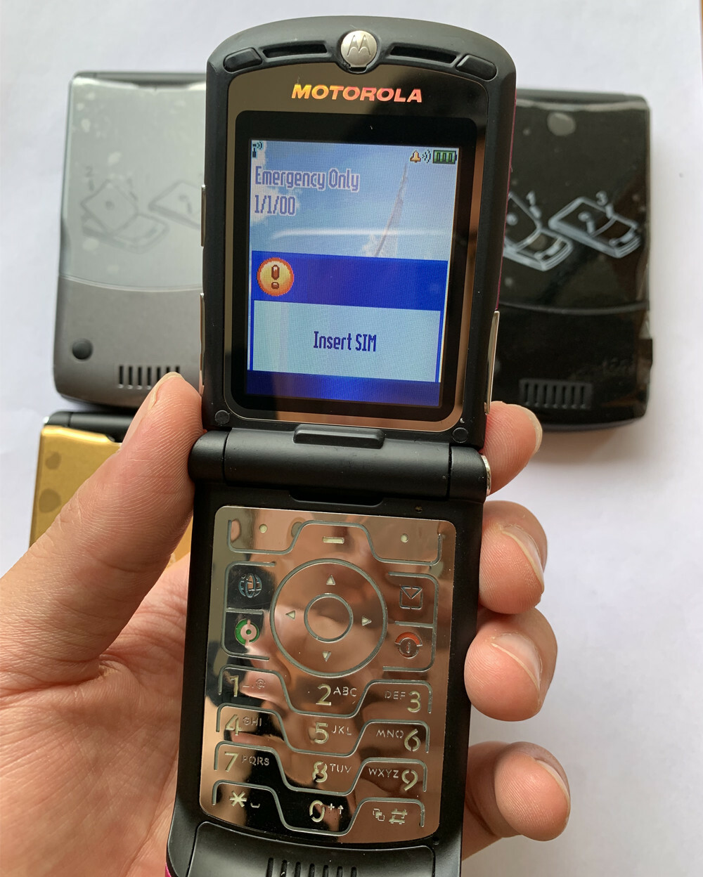 Original Motorola Razr V3i MP3 1.2MP Unlocked 2G GSM Quad Band Flip Mobile Phone