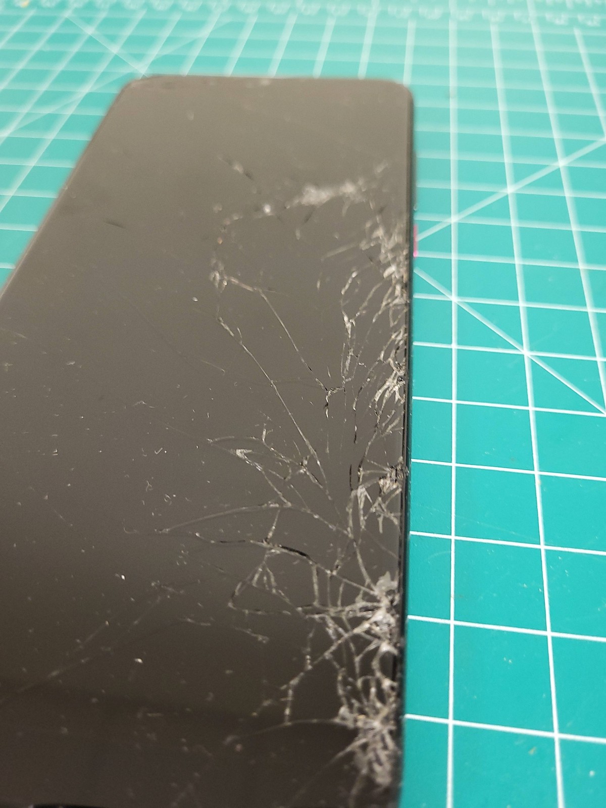T-Mobile REVVL V+ 5G 64GB Black – Cracked Screen – For Parts or Repair – 5G