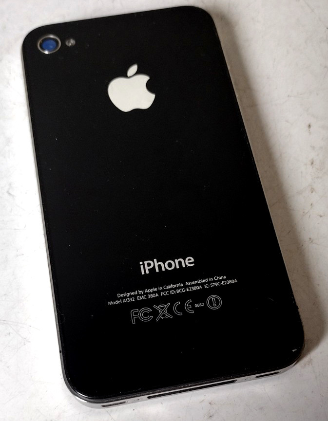 Apple iPhone 4 A1332 Black w Earbuds Powers Up & Holds Charge But Sold AS IS