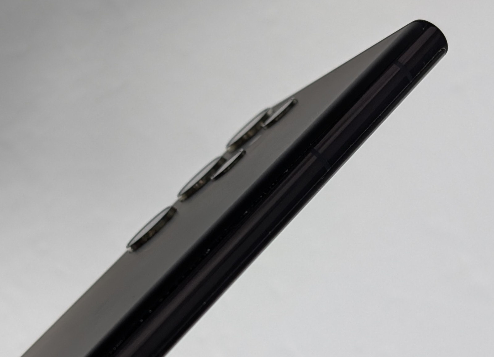 Samsung Galaxy S22 Ultra – 128 GB – Phantom Black (Unlocked Read Read)