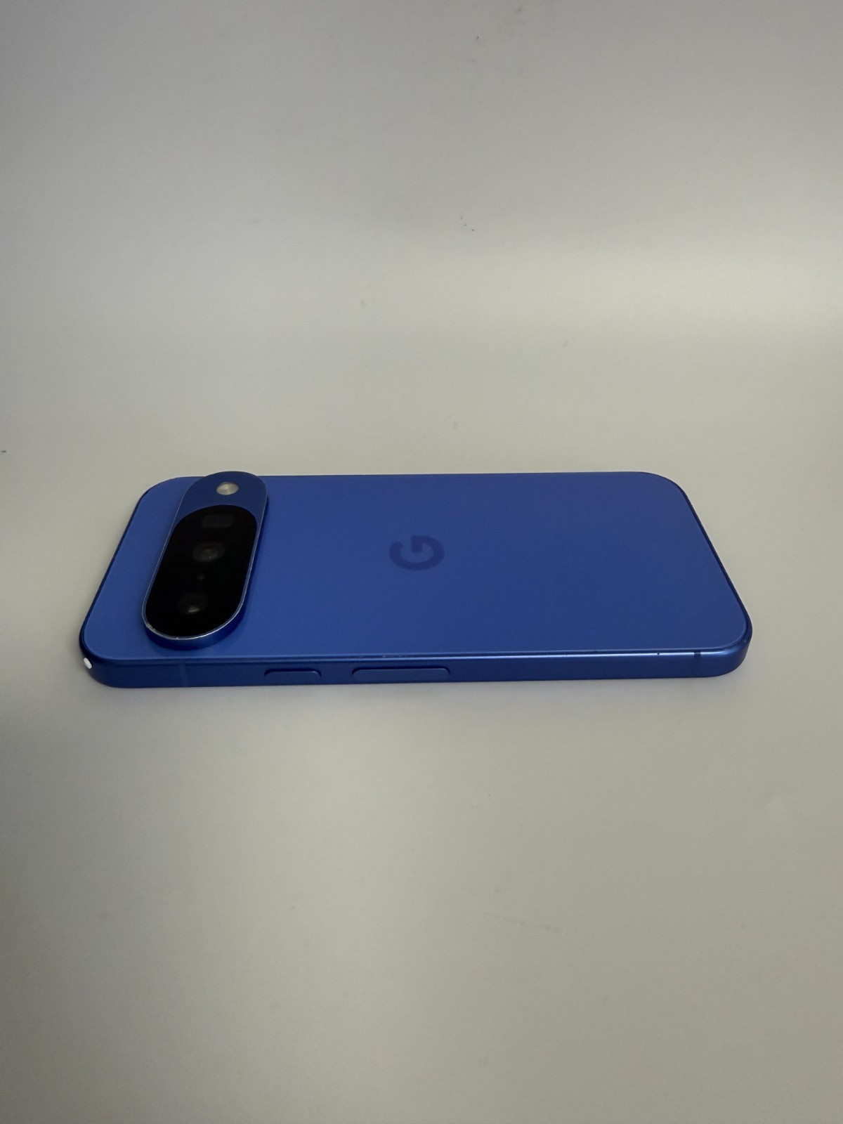 UNLOCKED – Google Pixel 10 – 128GB Indigo 6.3” – C GRADE
