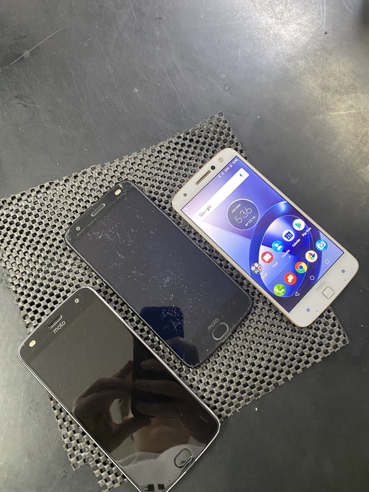 Lot Of 3 Moto Motorola Z2 Play – Z2 Force/droid Z – For Parts Or Repair – I9