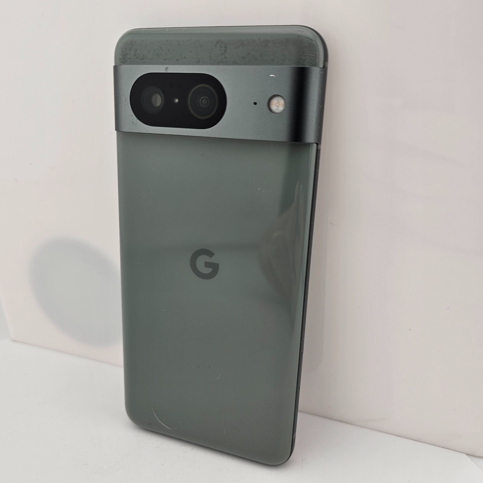 Google Pixel 8 G9BQD – Unlocked 128GB Hazel – WORKS: SMALL BLACK SPOT