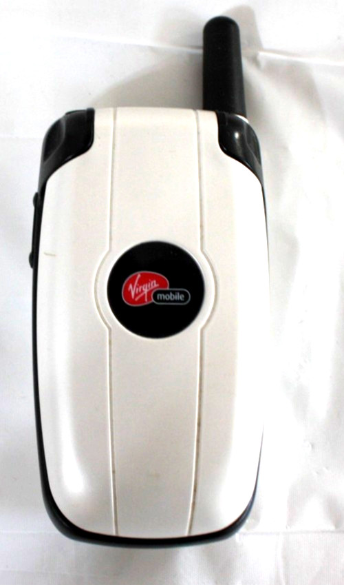 Kyocera Oystr KX9 / Oyster KX9D – White ( Virgin Mobile ) Rare Flip Phone