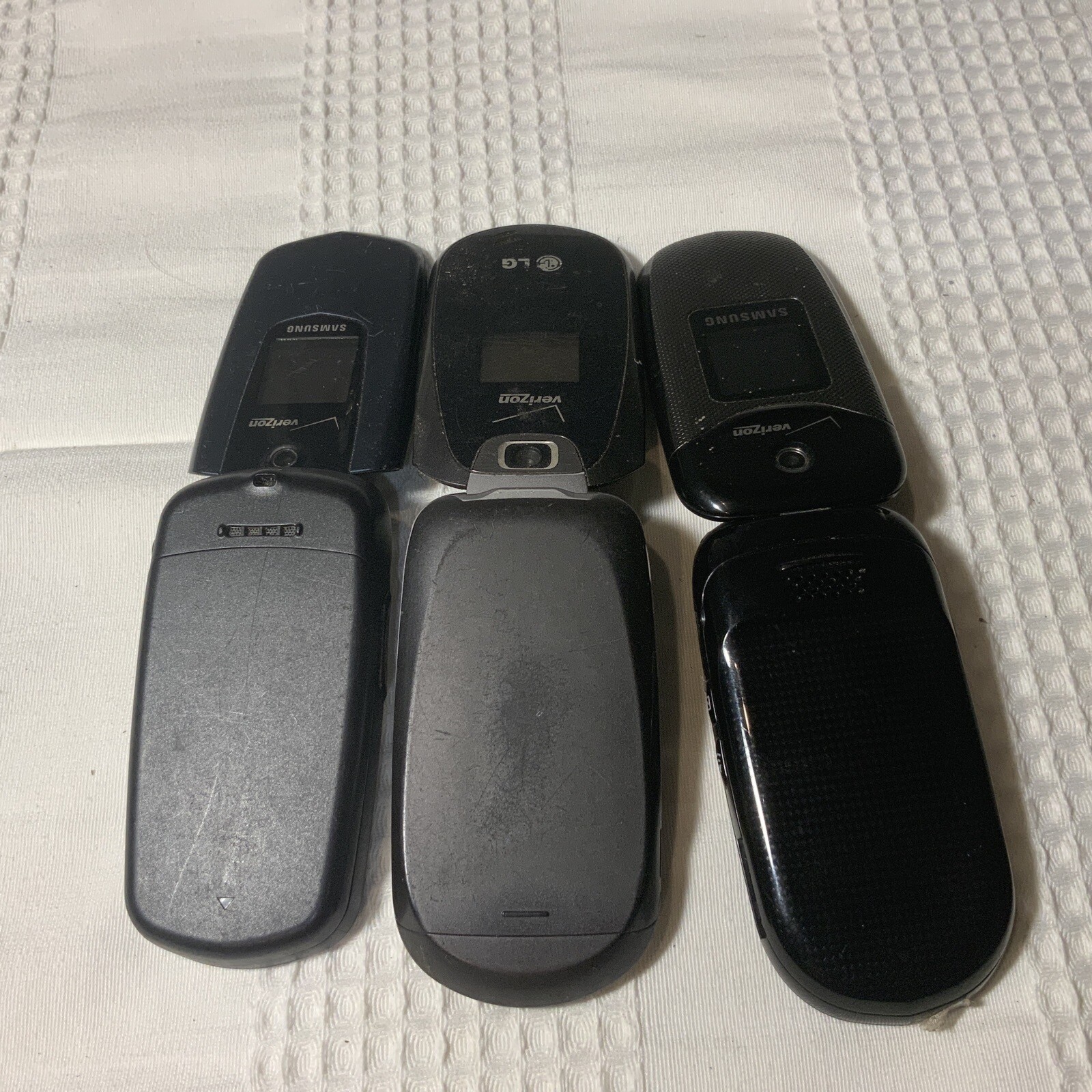 Lot 3 Each Verizon Flip Phones Untested For Parts Only.