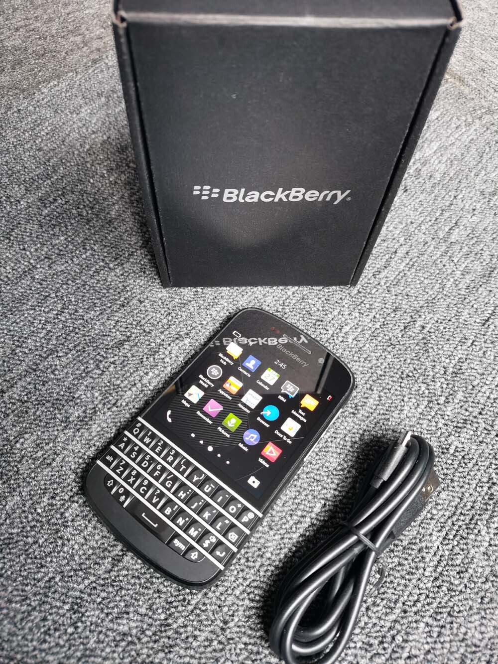 BlackBerry Q10 – Unlocked 3.1″ 8MP 4G 16GB GPS Bluetooth Cellphone