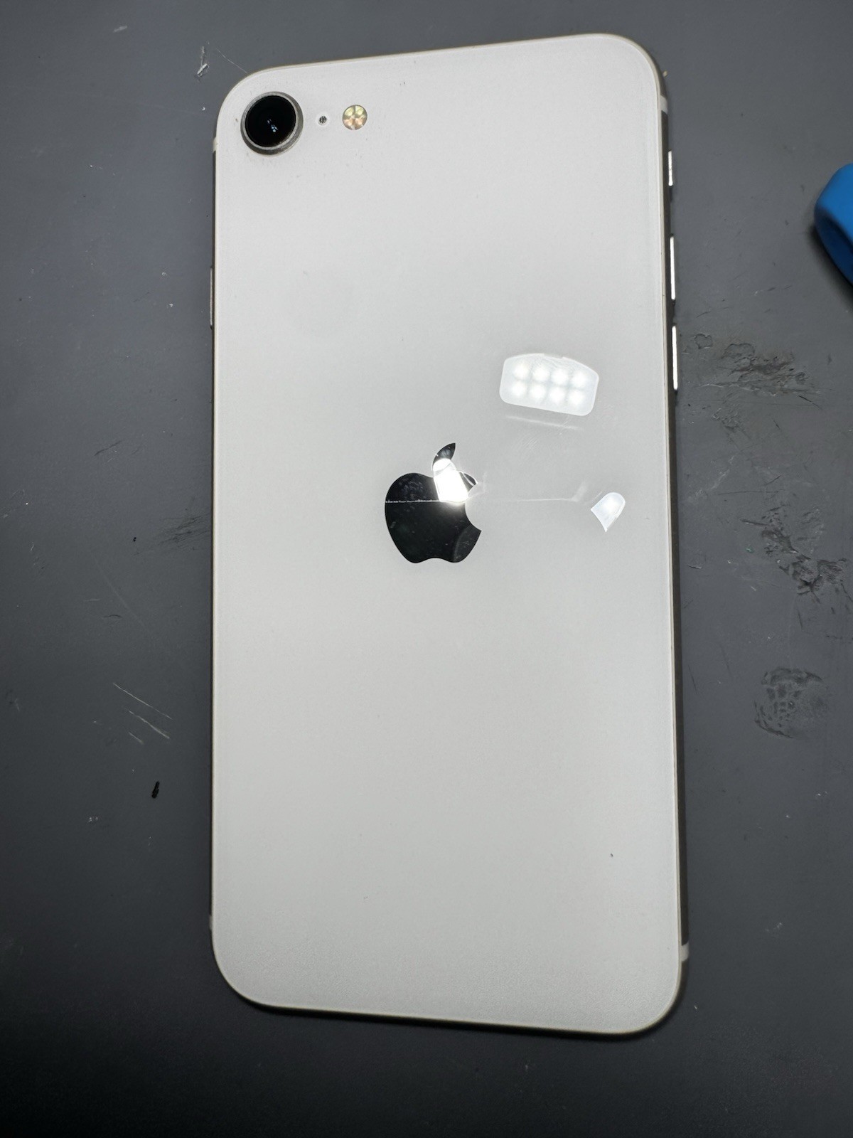 Apple iPhone SE 3rd Gen. – 512GB – Starlight (Unlocked)