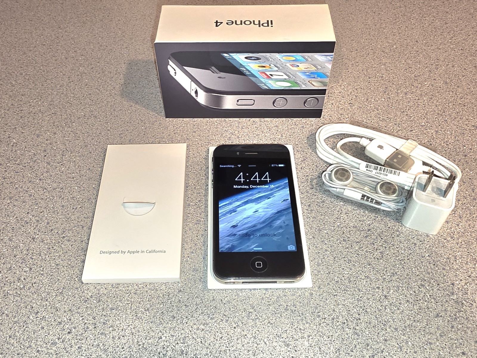 IPHONE 4 32GB [Model A1332] Classic / Collector grade complete Iphone