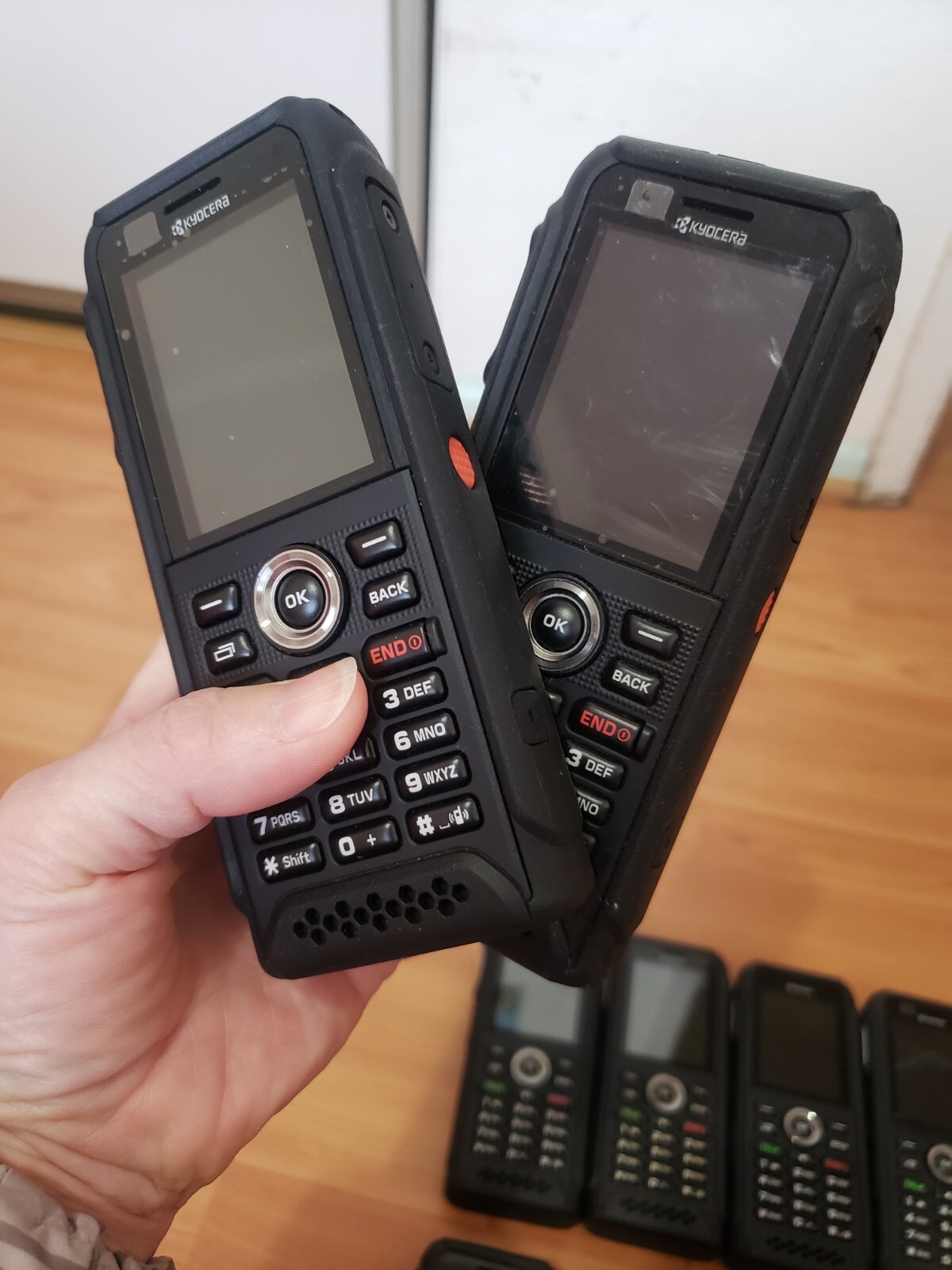 Lot of 9 Kyocera E4750 Sprint 8 GB Rugged Smartphone Black