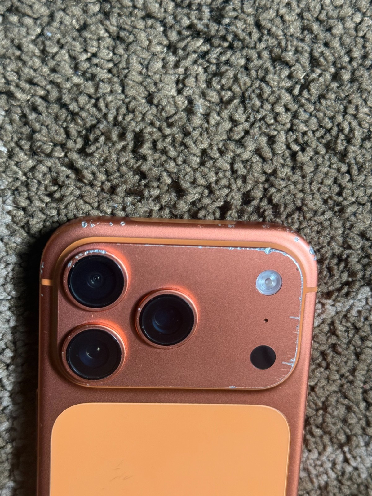Apple iPhone 17 Pro 256 GB -Orange – Locked to ATT – READ (Cracked / LCD Line)