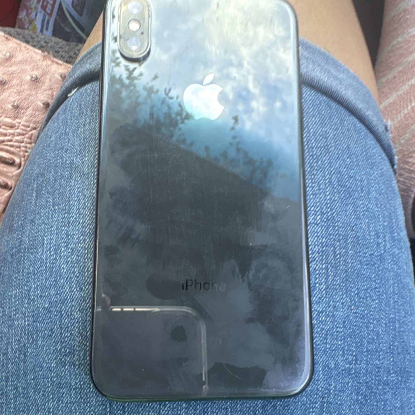Apple iPhone Xs Black, 5.8in iOS, 12MP Camera, Wi-Fi, Bluetooth, NFC, Bar Style