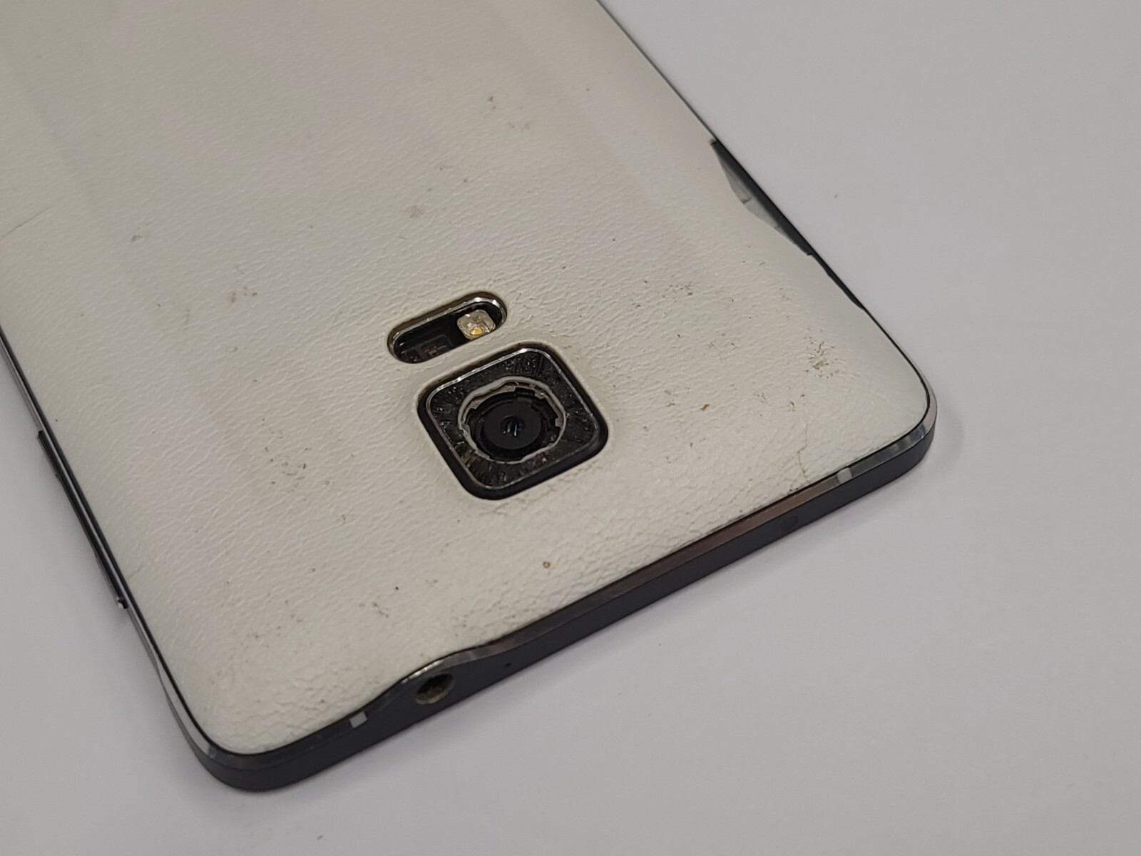 Samsung Galaxy Note 4 (SM-N910A) 32GB (AT&T) Smartphone – Clean IMEI – N418