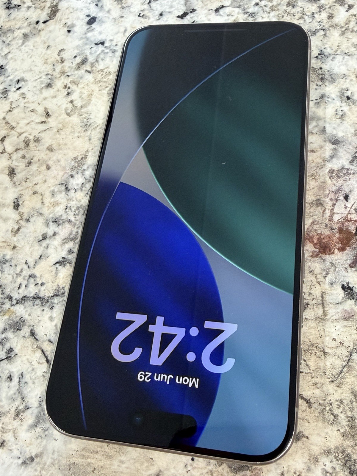 Apple iPhone 15 Pro Max – 256GB – Natural Titanium (AT&T)