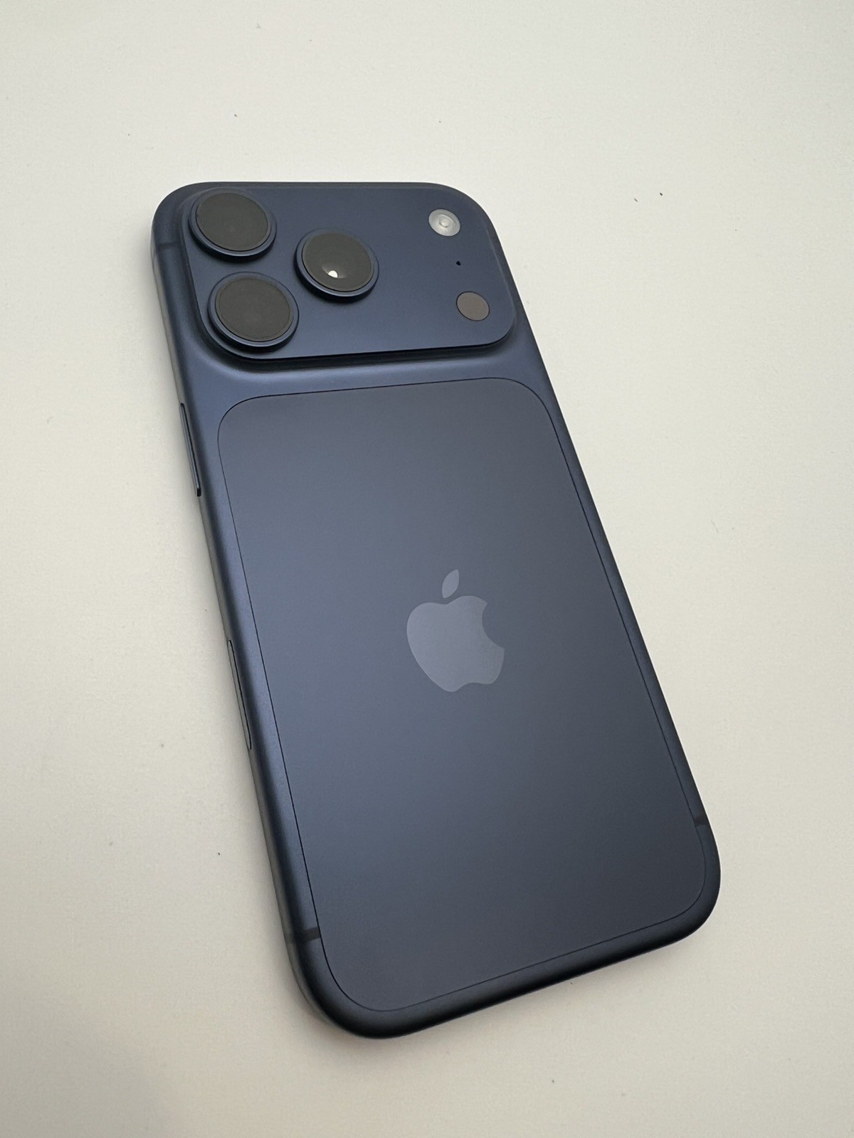 Apple iPhone 17 Pro 256GB A3256 Deep Blue (Verizon) – New Device