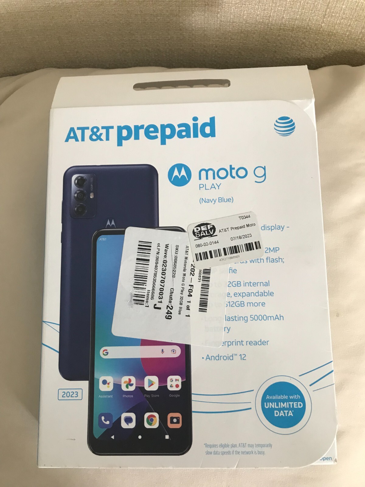 AT&T Prepaid Motorola Moto G Play 32 GB *** MINT CONDITION IN OPEN BOX ***