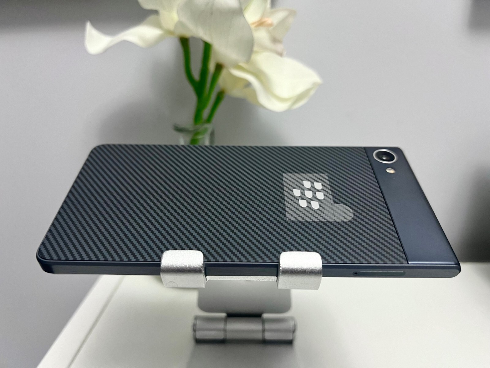 New Open Box- BlackBerry Motion BBD100-2 (Unlocked) Android~ ON SALE !!!