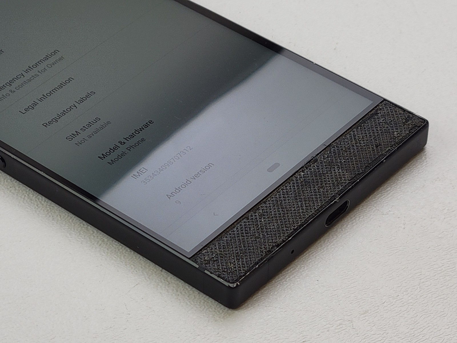 Razer Phone 1 (2017) (RZ35-0215) 64GB (GSM Unlocked) – *SPOTTY TOUCH* – H5670