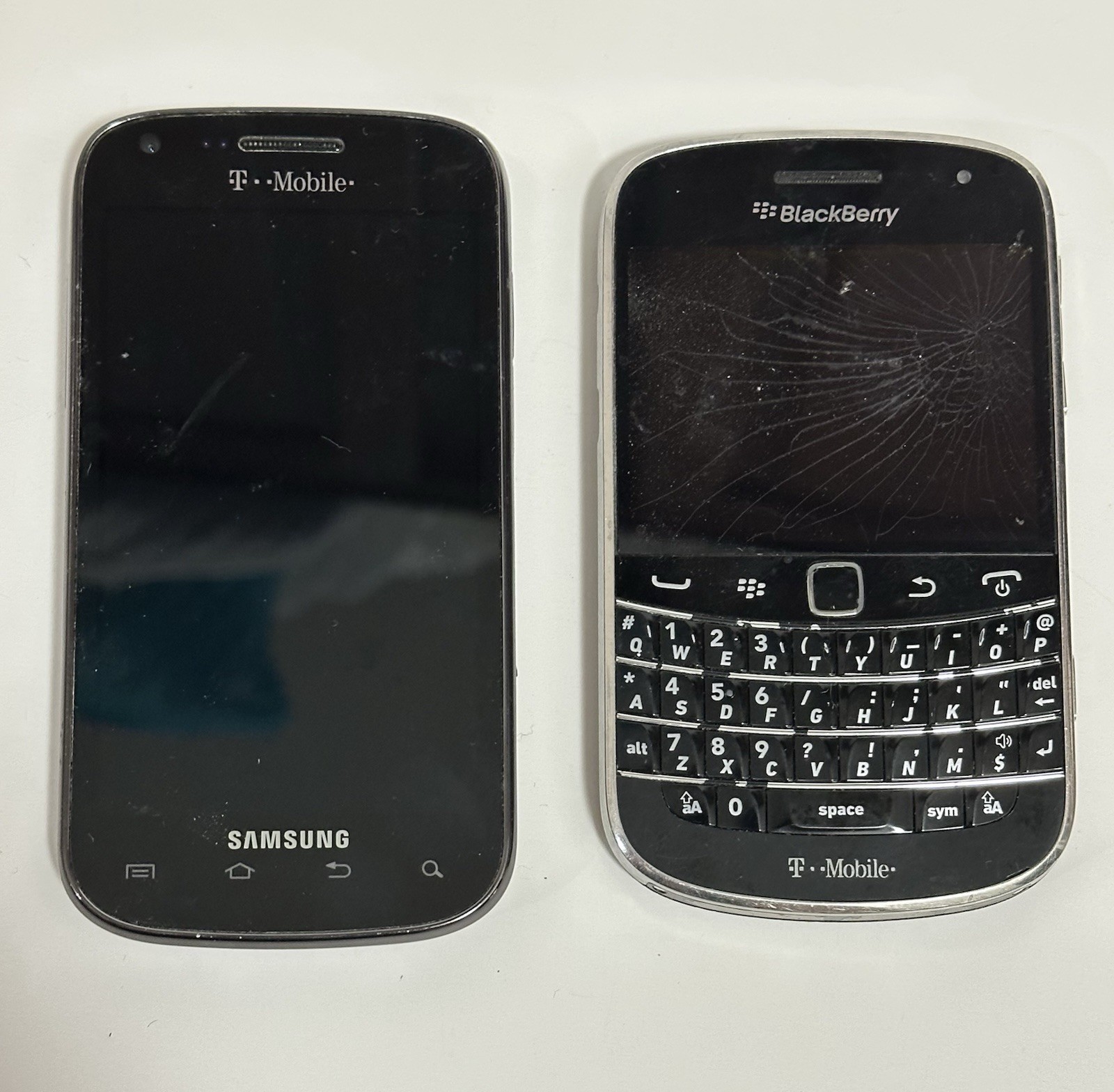 BlackBerry Bold 9900 & Samsung Galaxy S SGH-T769 FOR PARTS ONLY Lot of 2 Phones