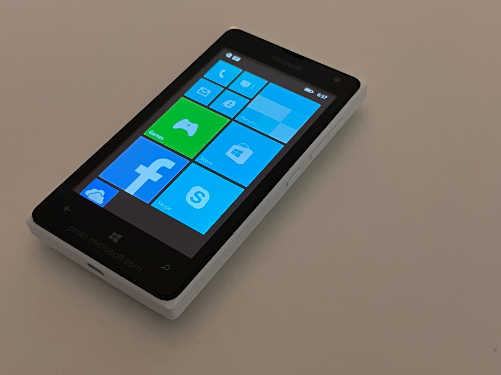 Nokia Lumia 435 Prototype – RM-1071 – White – With Battery