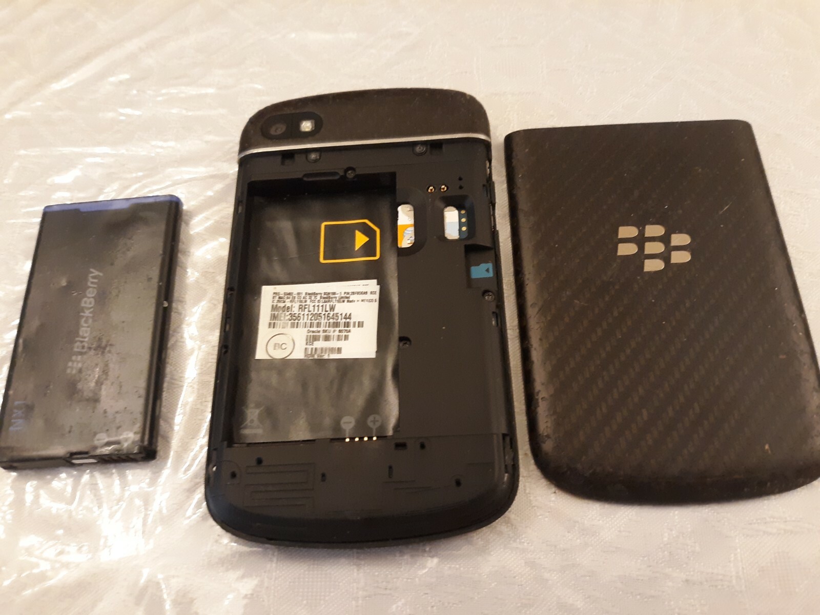 BlackBerry Q10 – 16GB – Black SQN100-1 (AT&T) Smartphone FOR PARTS