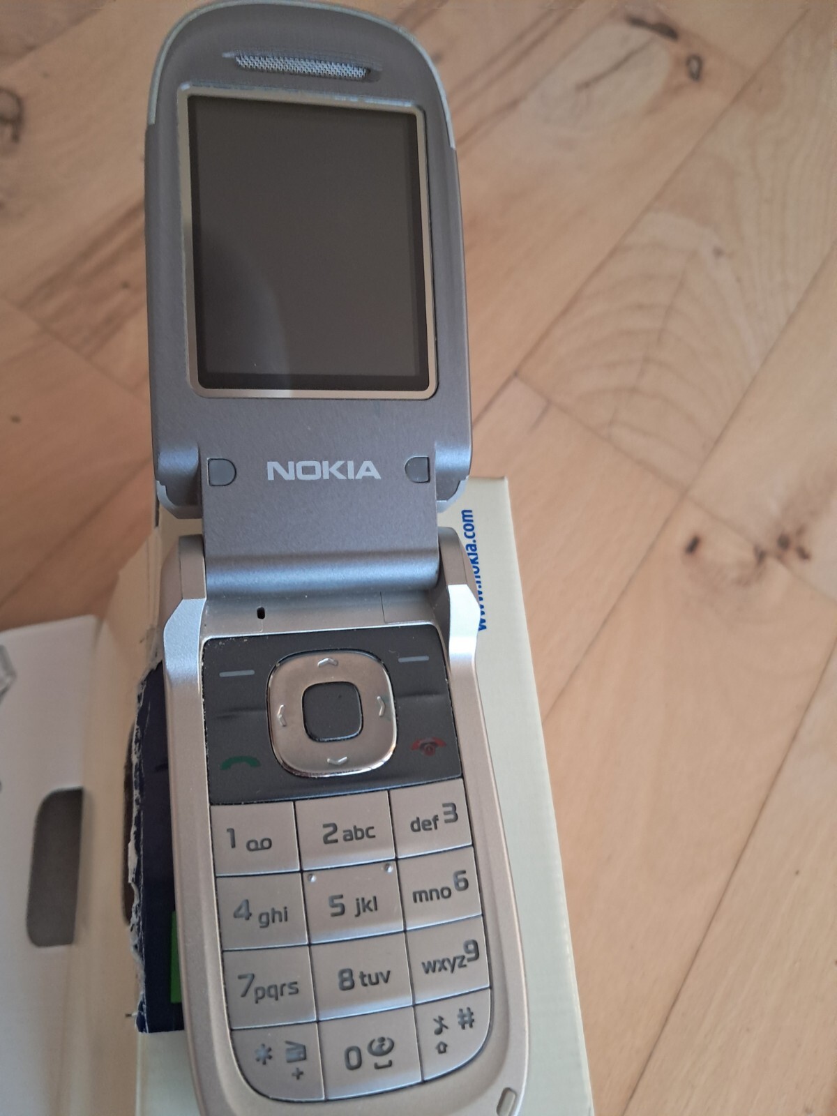 Nokia 2760 – 11 MB – Silver (Unlocked)