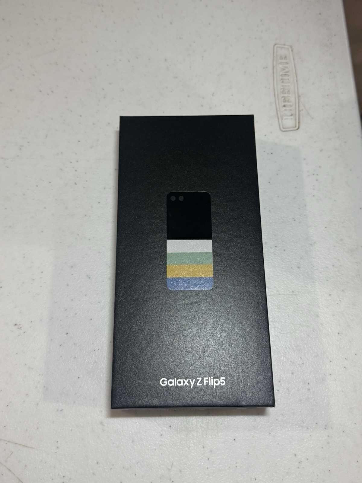 Samsung Galaxy Z Flip 5 256GB Unlocked Exclusive Green – Minor bumper Cosmetic