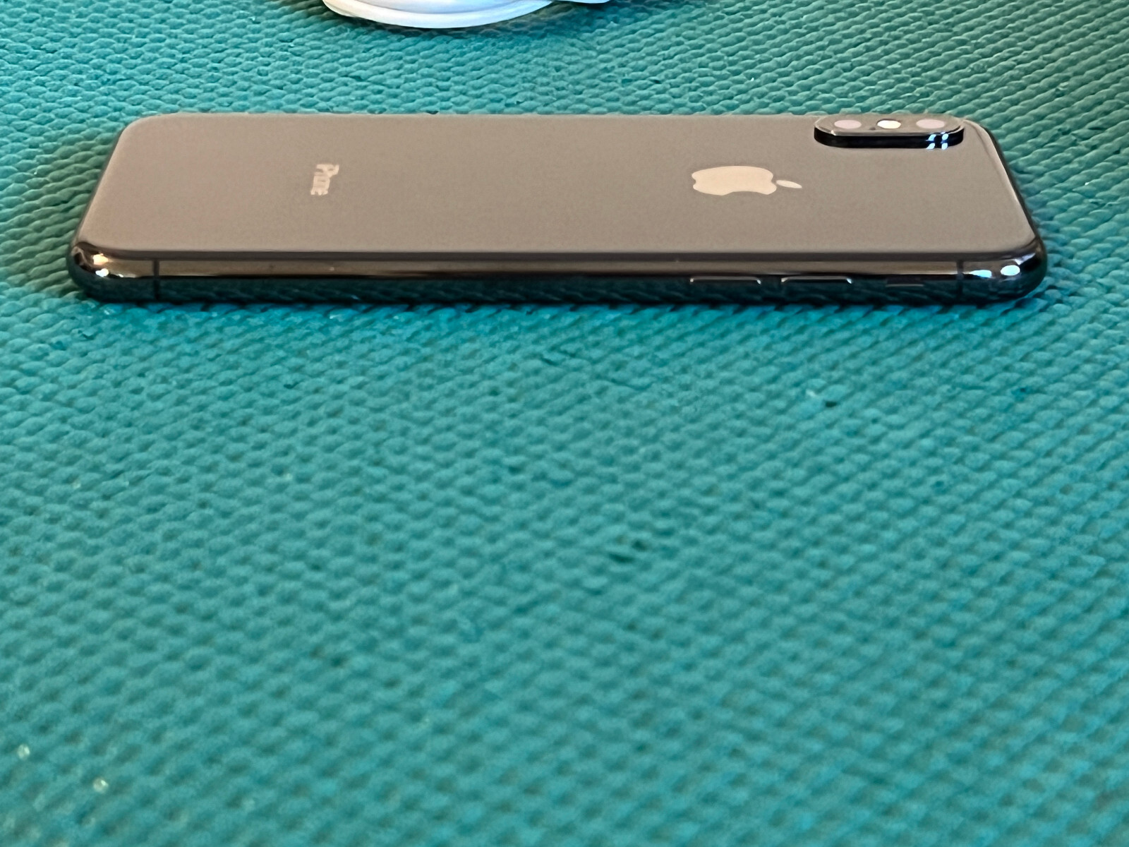 Apple iPhone X – 256GB – Space Gray (Unlocked) A1901 (GSM)