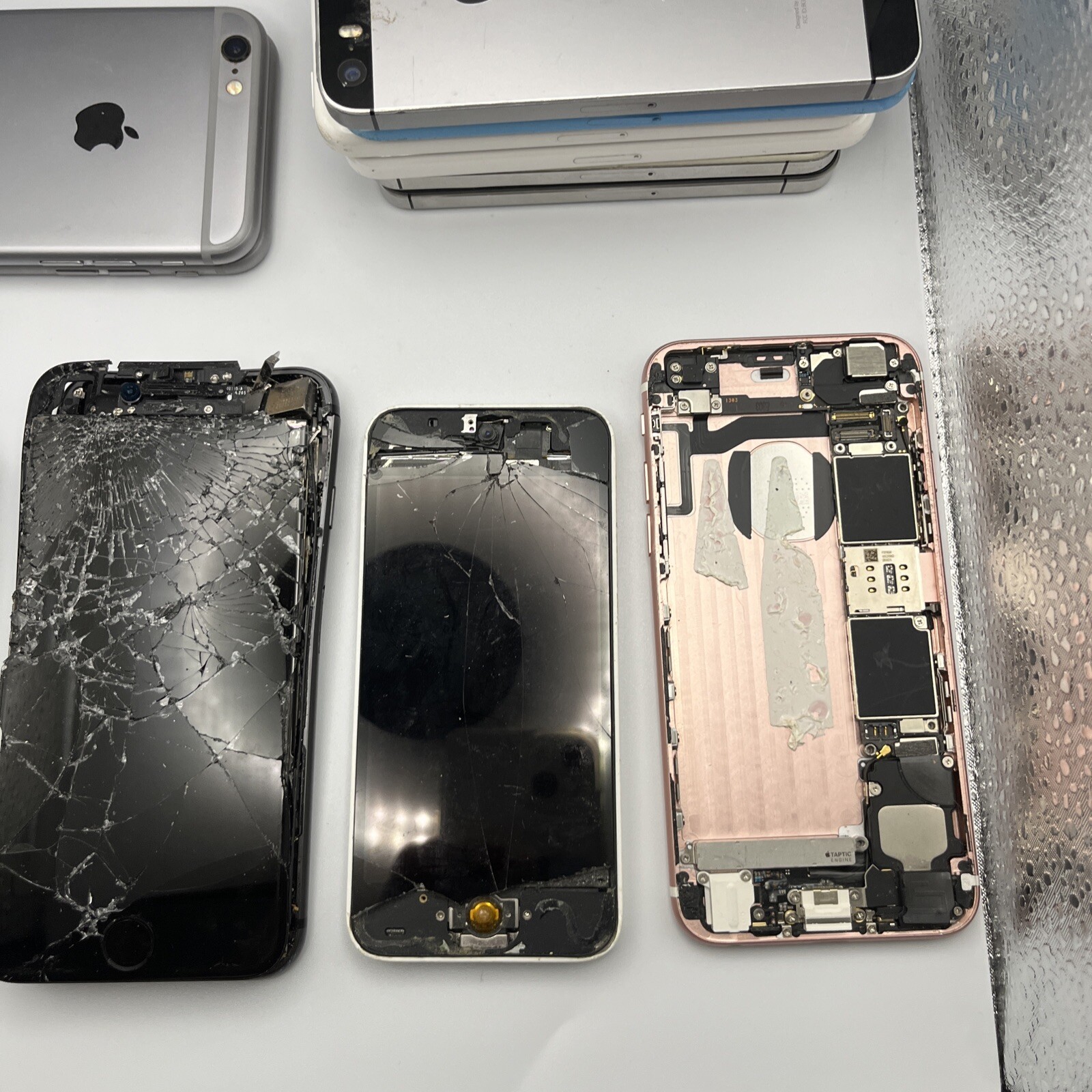 Apple iPhone Lot Of 12 Parts/As Is