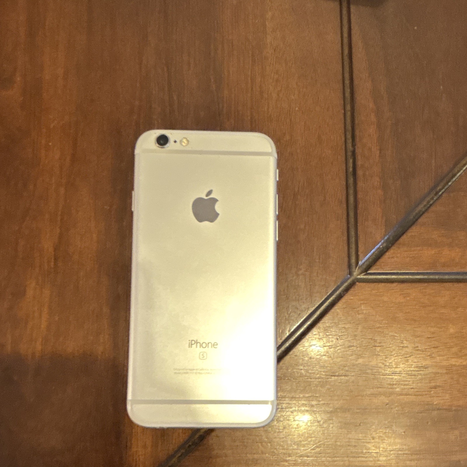 Apple iPhone 6s Unlocked Silver 64GB iOS 4.7in 12MP Used Smartphone
