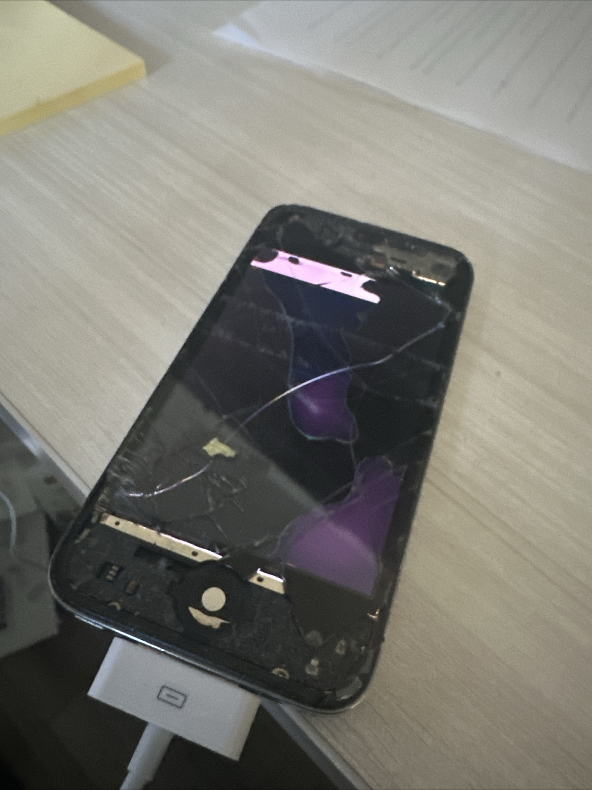 Apple iPhone 4 – 8GB – Black (Verizon) A1349 (CDMA) – Verizon / Sprint / Ntelos